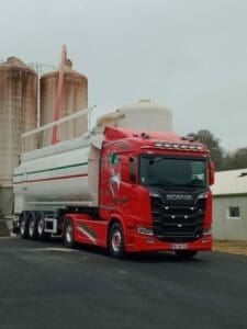 semi-remorque vrac en élevage